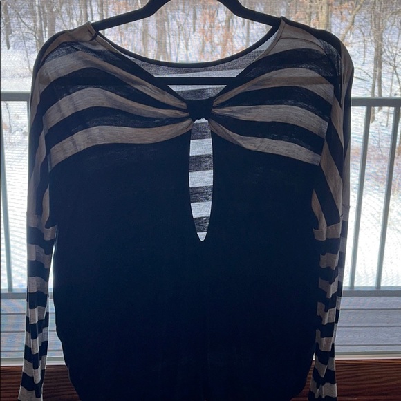 Solemio Top - Picture 2 of 5